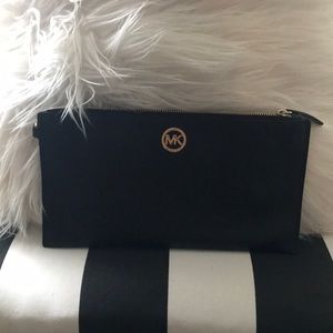 Michael Kors Fulton Wristlet